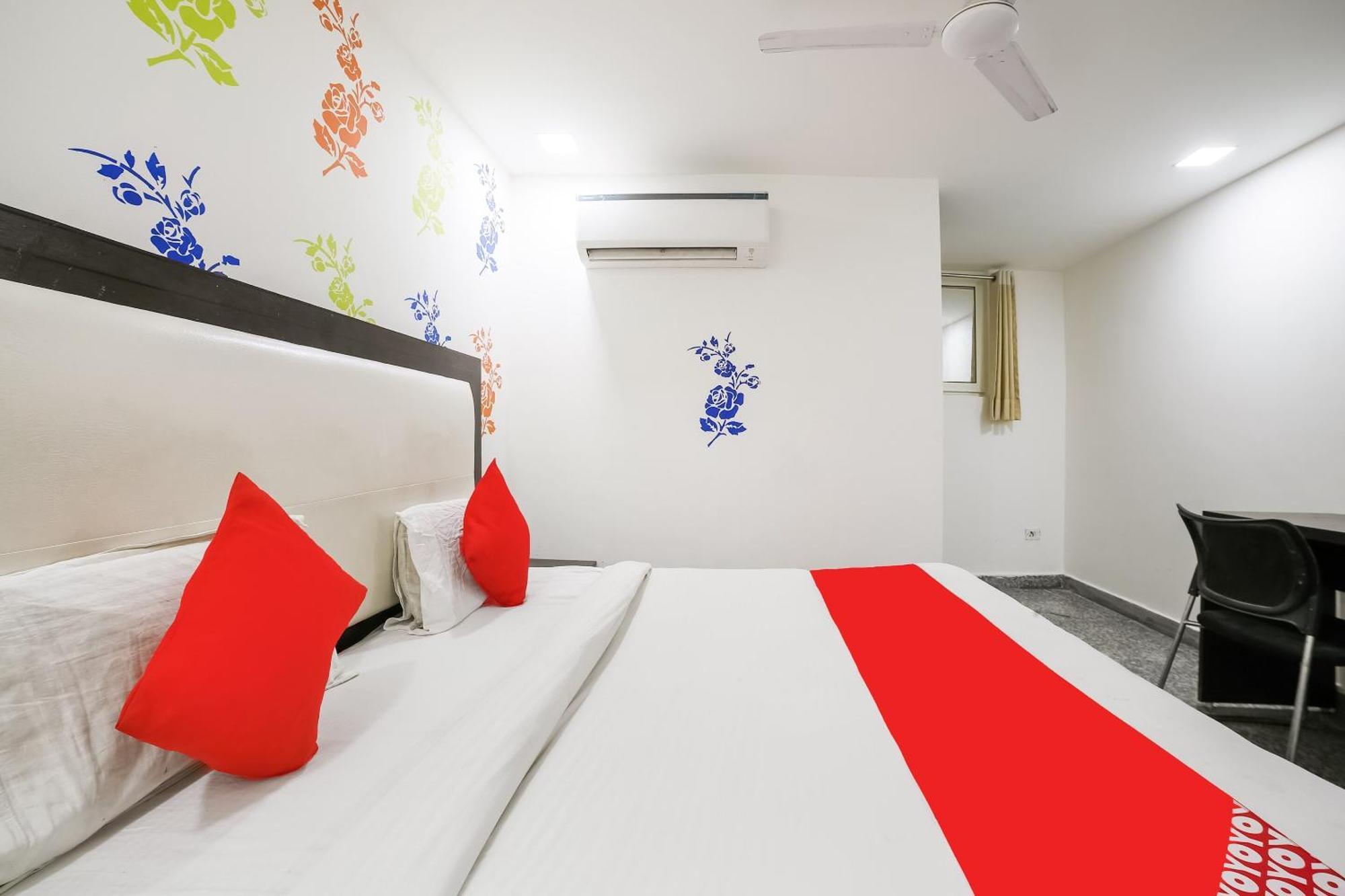 My Comfortable Hotel Nueva Delhi Exterior foto